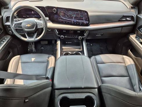 Used 2026 Chevrolet Suburban LT w/ Comfort Package AWD/4WD image 18