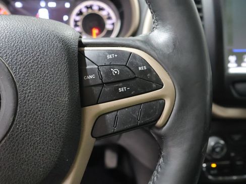 Used 2018 Jeep Cherokee Limited w/ High Altitude Package AWD/4WD image 42