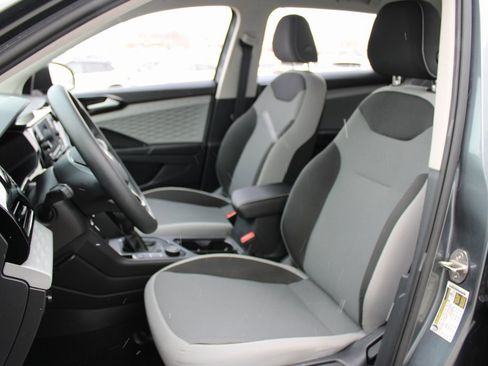 Certified 2022 Volkswagen Taos S image 7