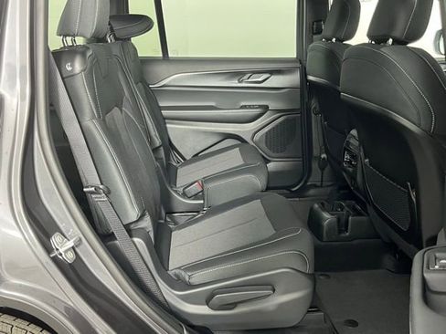 New 2025 Jeep Grand Cherokee L Laredo w/ Luxury Tech Group I image 32