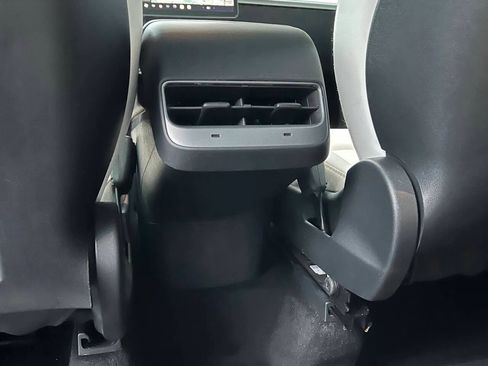 Used 2021 Tesla Model Y Performance image 7