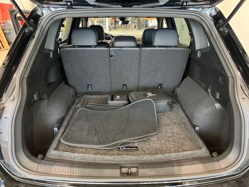 Used 2023 Volkswagen Tiguan SE R-Line AWD/4WD image 17