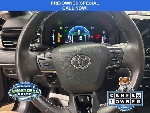 Used 2025 Toyota Camry SE FWD image 9