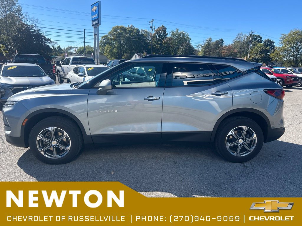Used 2023 Chevrolet Blazer LT w/ Convenience Package FWD image 11