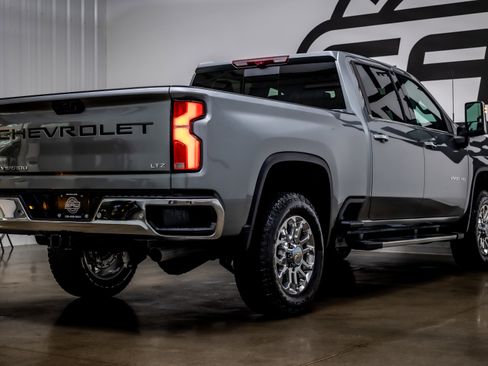 Used 2024 Chevrolet Silverado 2500 LTZ w/ LTZ Plus Package image 32