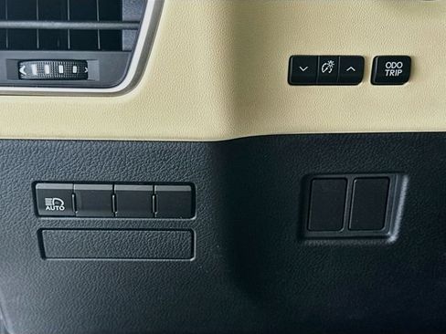 Used 2020 Lexus NX 300 FWD image 10