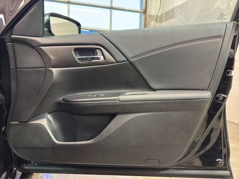 Used 2017 Honda Accord Sport Special Edition image 22
