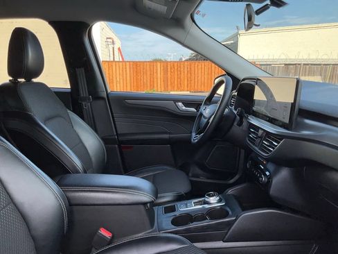 Used 2024 Ford Escape SE FWD image 30