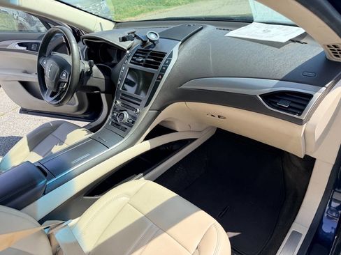 Used 2017 Lincoln MKZ Premiere image 17