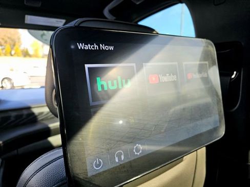 Used 2023 GMC Yukon XL Denali w/ Denali Reserve Package image 32