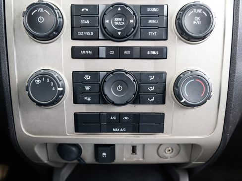 Used 2010 Ford Escape XLT image 32
