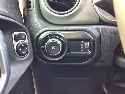 Used 2023 Jeep Wrangler Unlimited Sport AWD/4WD image 16