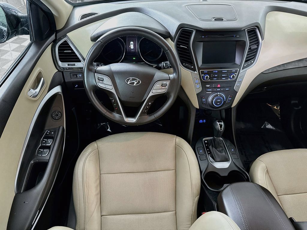 Used 2017 Hyundai Santa Fe Sport FWD image 3
