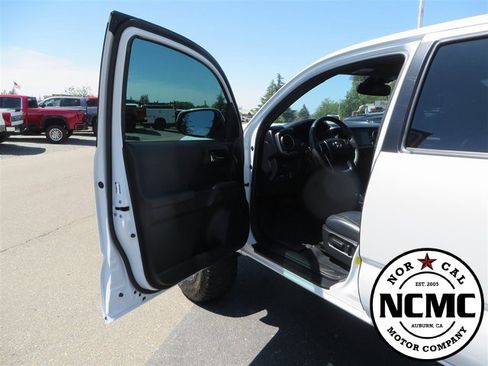 Used 2021 Toyota Tacoma TRD Sport image 14