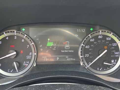 Used 2022 Toyota Highlander XLE AWD/4WD image 10