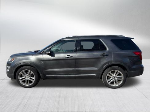 Used 2016 Ford Explorer XLT w/ Equipment Group 201A image 4