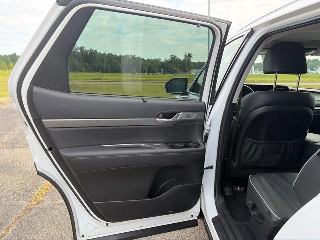 Used 2024 Hyundai Palisade SEL w/ Premium Package FWD image 6
