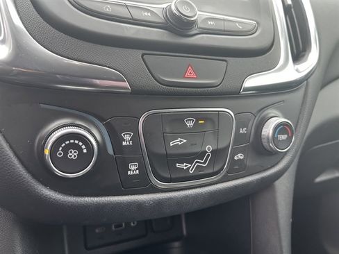 Used 2021 Chevrolet Equinox LT AWD/4WD image 26
