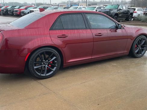 Used 2023 Chrysler 300 C image 9