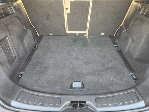 Used 2018 Land Rover Discovery Sport HSE AWD/4WD image 30