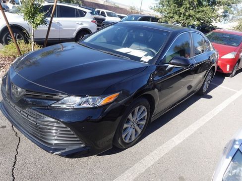 Certified 2020 Toyota Camry LE image 1