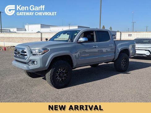 Used 2018 Toyota Tacoma Limited image 1
