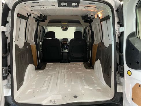 Used 2022 Ford Transit Connect XLT FWD image 16