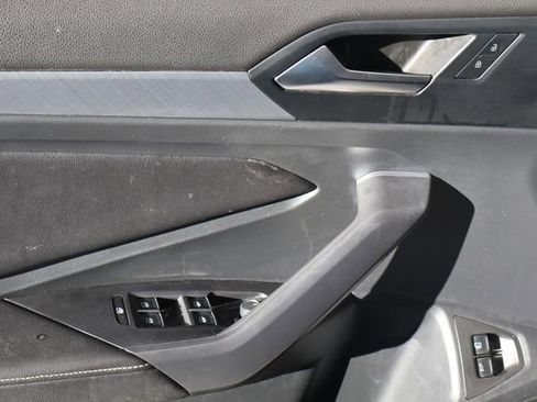 Used 2022 Volkswagen Jetta SE image 16