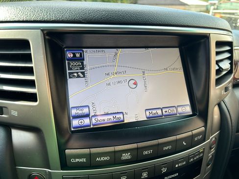 Used 2015 Lexus LX 570 4WD image 23