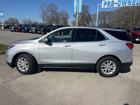 Used 2018 Chevrolet Equinox LT image 3