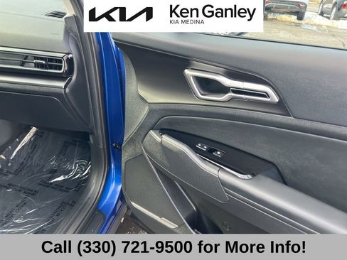 Certified 2025 Kia Sportage EX w/ Premium Package image 61