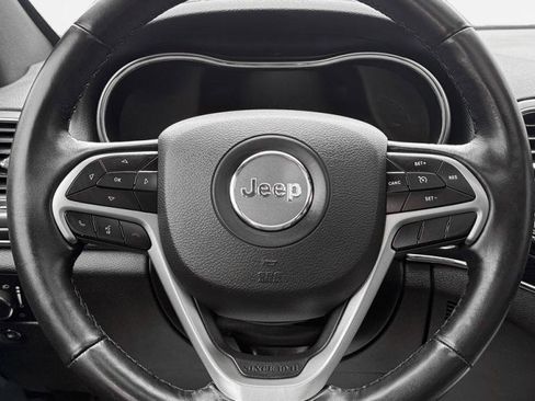 Used 2019 Jeep Grand Cherokee Limited AWD/4WD image 18