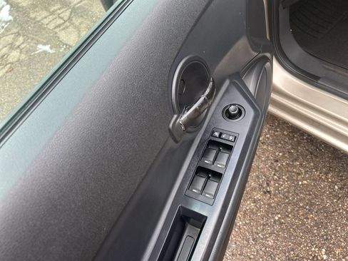 Used 2009 Dodge Avenger SE image 17