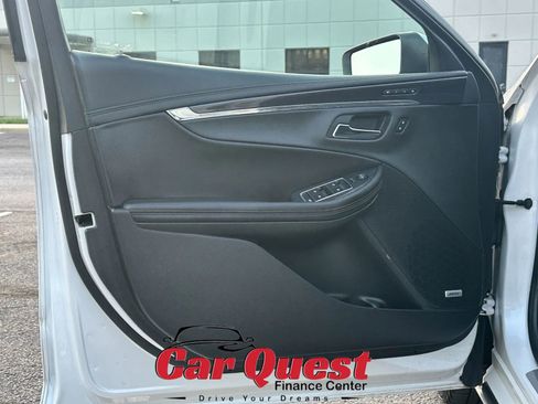 Used 2017 Chevrolet Impala Premier w/ Enhanced Convenience Package FWD image 11