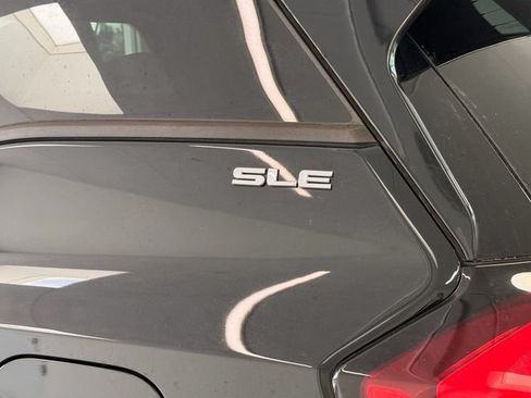 Used 2018 GMC Terrain SLE w/ Driver Convenience Package FWD image 11