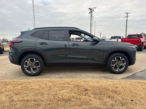 New 2026 Chevrolet Trax LT w/ Driver Confidence Package image 8
