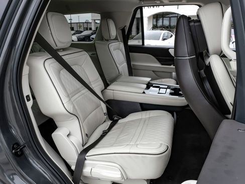 Used 2023 Lincoln Navigator Black Label AWD/4WD image 32