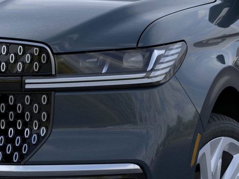 New 2025 Lincoln Navigator L Reserve image 18