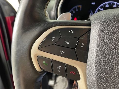 Used 2017 Jeep Grand Cherokee Overland w/ Jeep Active Safety Group image 14