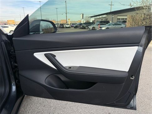 Used 2019 Tesla Model 3 Performance image 36