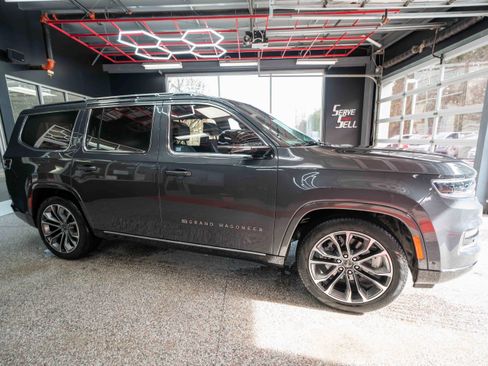 Used 2024 Jeep Grand Wagoneer Series III w/ Rear Seat Video Group 1 image 5