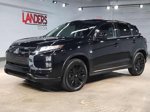Used 2025 Mitsubishi Outlander Sport LE AWD/4WD image 3