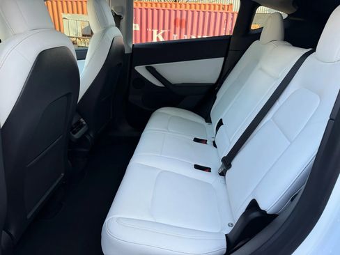 Used 2021 Tesla Model Y Long Range image 6