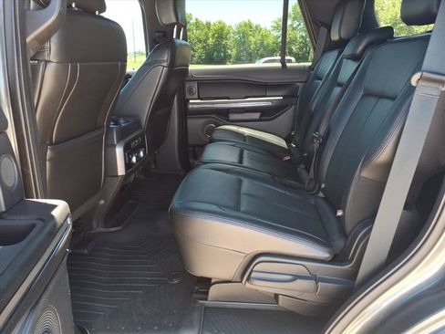 Used 2018 Ford Expedition XLT w/ Equipment Group 201A AWD/4WD image 23