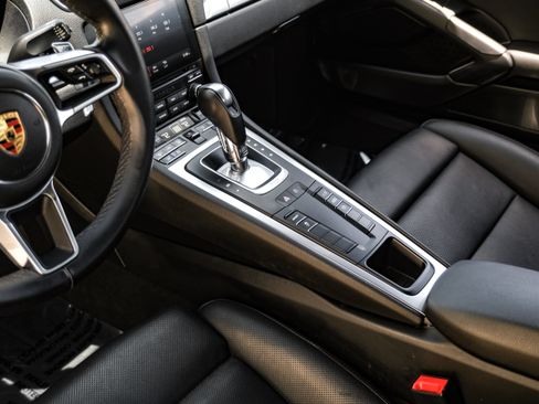 Used 2019 Porsche 718 Cayman RWD image 19