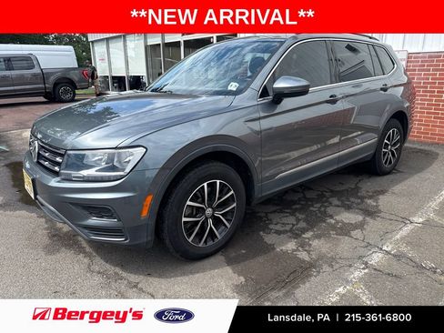 Used 2021 Volkswagen Tiguan SE w/ Panoramic Sunroof Package AWD/4WD image 1