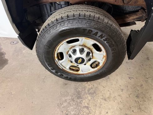 Used 2019 Chevrolet Silverado 2500 W/T AWD/4WD image 29