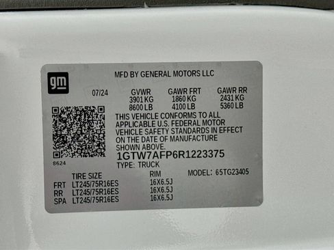 Used 2024 GMC Savana 2500 w/ Driver Convenience Package RWD image 27