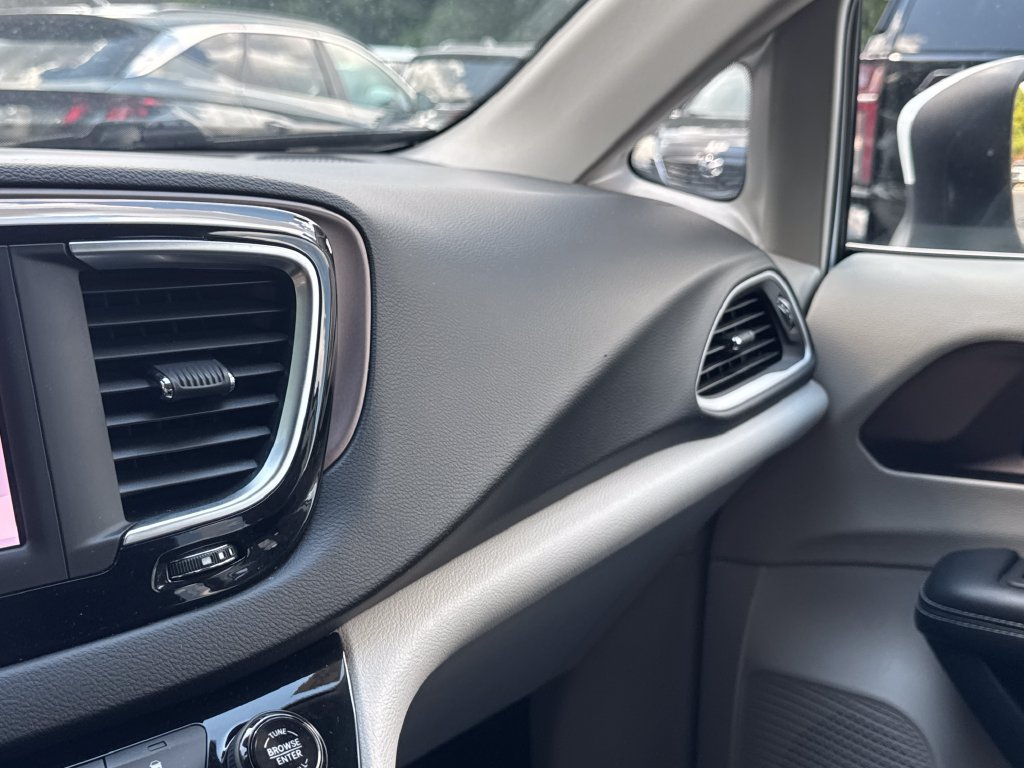 Used 2023 Chrysler Voyager LX FWD image 29
