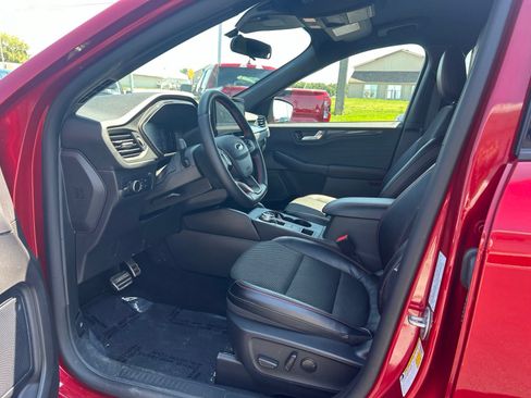Used 2024 Ford Escape ST-Line w/ Tech Pack #1 AWD/4WD image 10